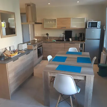 Hameau Provencal - T2 Neuf Tres Calme A Pied Prestation +++ *