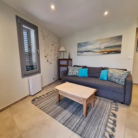 Hameau Provencal - T2 Neuf Tres Calme A Pied Prestation +++ *